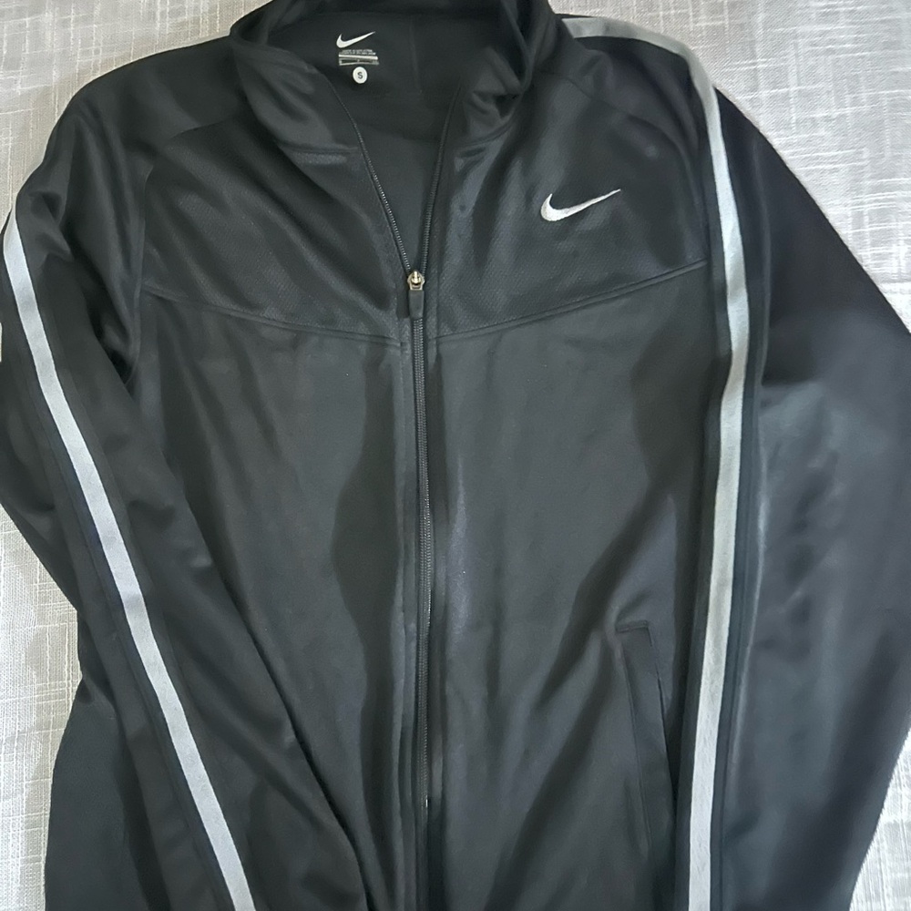 Nike Men's Black and Gray Windbreaker